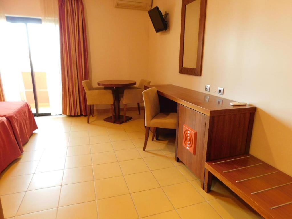 Hotel Praia Sol Quarteira Exterior photo